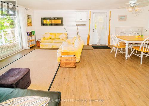 1020 Sunset Boulevard, Gravenhurst, ON - Indoor Photo Showing Dining Room