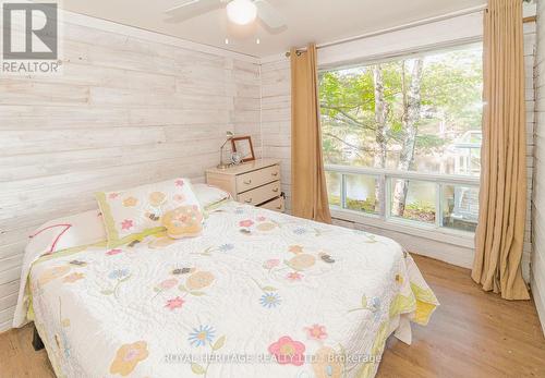 1020 Sunset Boulevard, Gravenhurst, ON - Indoor Photo Showing Bedroom