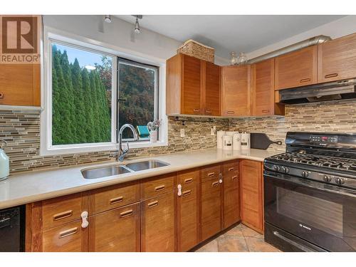 2680 Ridgeview Drive, Prince George, BC - Indoor Photo Showing Kitchen With Double Sink