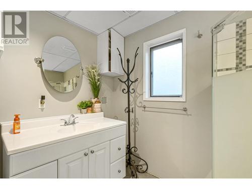 2680 Ridgeview Drive, Prince George, BC - Indoor Photo Showing Bathroom