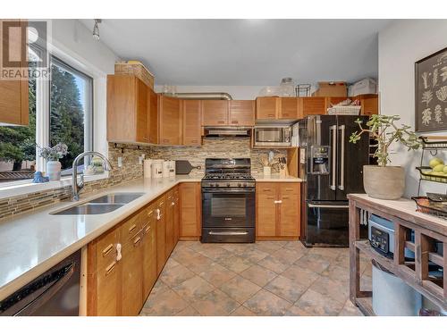 2680 Ridgeview Drive, Prince George, BC - Indoor Photo Showing Kitchen With Double Sink