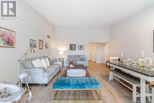 412 - 1350 Main Street E, Milton (Dempsey), ON - Indoor Photo Showing Living Room