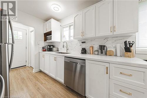 96 Cardinal Drive, Hamilton, ON - Indoor Photo Showing Kitchen