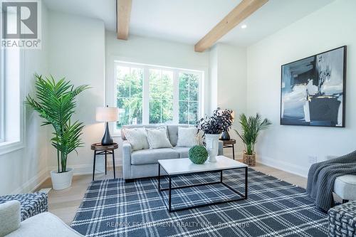 59 Brian Boulevard, Hamilton (Waterdown), ON - Indoor Photo Showing Living Room