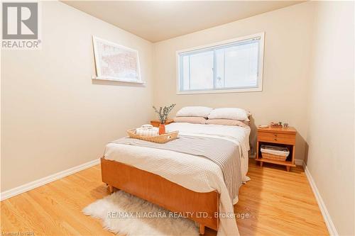 4 Joanna Drive, St. Catharines, ON - Indoor Photo Showing Bedroom