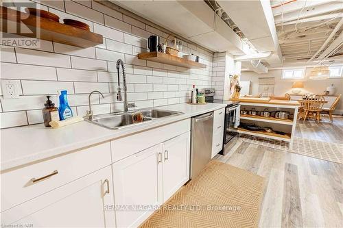 4 Joanna Drive, St. Catharines, ON - Indoor Photo Showing Kitchen With Double Sink