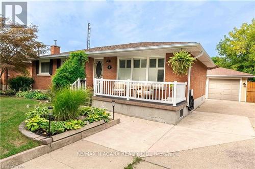 4 Joanna Drive, St. Catharines, ON - Outdoor With Deck Patio Veranda