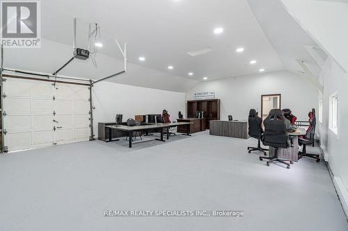 521 Guelph Street, Halton Hills, ON - Indoor Photo Showing Garage