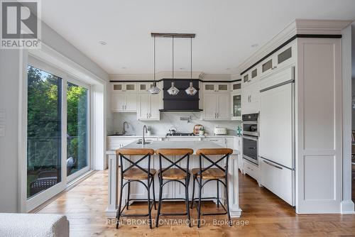 106 Ballacaine Drive, Toronto, ON - Indoor Photo Showing Kitchen