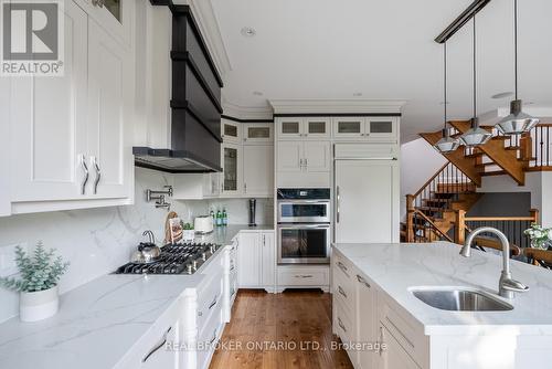 106 Ballacaine Drive, Toronto, ON - Indoor Photo Showing Kitchen With Upgraded Kitchen