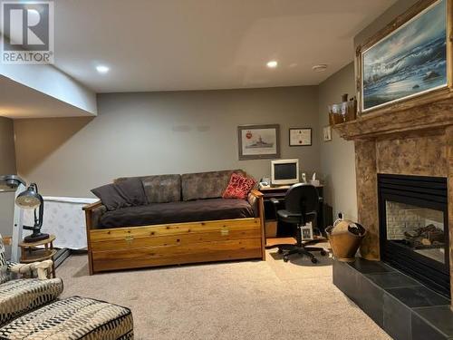 1560 24 Street Ne, Salmon Arm, BC - Indoor With Fireplace