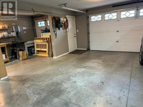 1560 24 Street Ne, Salmon Arm, BC - Indoor Photo Showing Garage