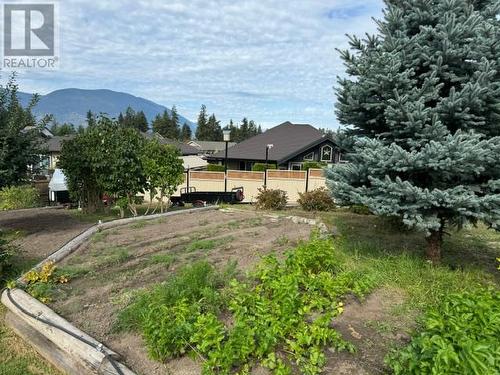 1560 24 Street Ne, Salmon Arm, BC - Outdoor