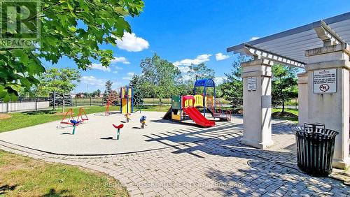 705 - 7373 Kennedy Road, Markham, ON - Outdoor