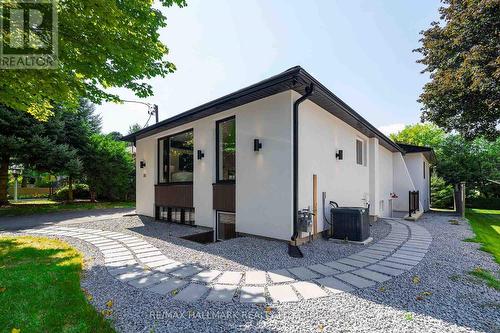 70 Lundy'S Lane, Newmarket, ON - Outdoor With Exterior