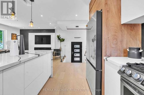 70 Lundy'S Lane, Newmarket, ON - Indoor Photo Showing Kitchen