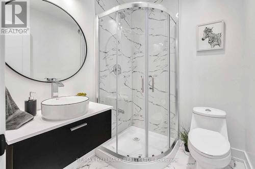 70 Lundy'S Lane, Newmarket, ON - Indoor Photo Showing Bathroom