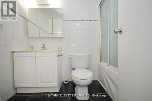 1407 - 25 Kensington Road, Brampton, ON - Indoor Photo Showing Bathroom