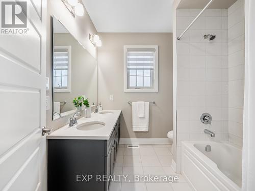 3144 Harasym Trail, Oakville, ON - Indoor Photo Showing Bathroom