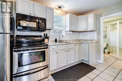 1028 Point Pelee Drive, Leamington, ON - Indoor Photo Showing Kitchen