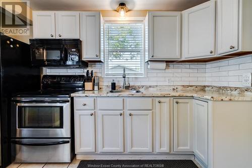 1028 Point Pelee Drive, Leamington, ON - Indoor Photo Showing Kitchen