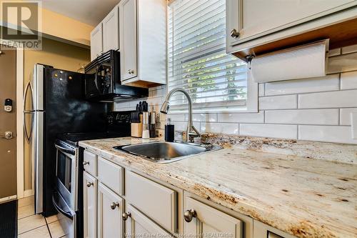 1028 Point Pelee Drive, Leamington, ON - Indoor Photo Showing Kitchen