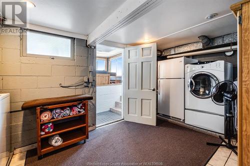 1028 Point Pelee Drive, Leamington, ON - Indoor Photo Showing Laundry Room