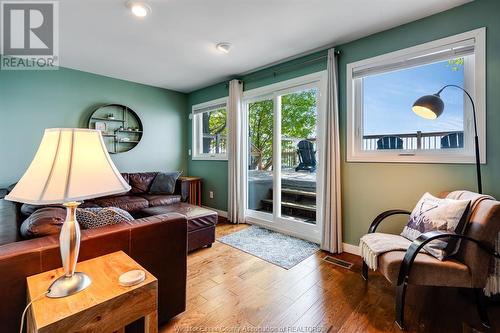 1028 Point Pelee Drive, Leamington, ON - Indoor Photo Showing Living Room