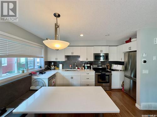 5 4545 Delhaye Way, Regina, SK - Indoor Photo Showing Kitchen With Stainless Steel Kitchen