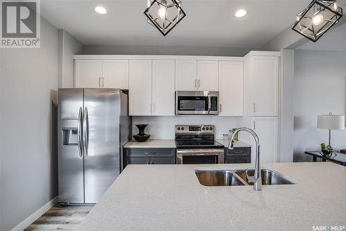 5512 Nicholson Avenue, Regina, SK - Indoor Photo Showing Kitchen With Double Sink With Upgraded Kitchen