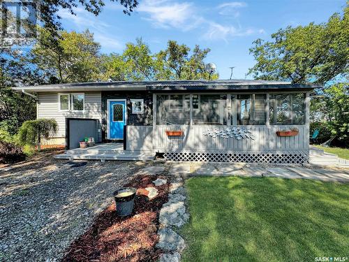 13 3Rd Avenue E, Metinota, SK - Outdoor With Deck Patio Veranda