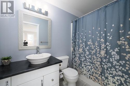 721 Bramble Crt, Kamloops, BC - Indoor Photo Showing Bathroom