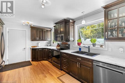 699 20Th Street W, Owen Sound, ON - Indoor Photo Showing Kitchen With Double Sink