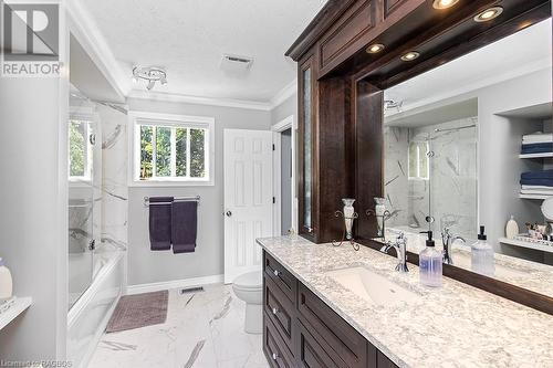 699 20Th Street W, Owen Sound, ON - Indoor Photo Showing Bathroom