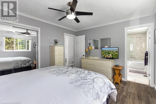 699 20Th Street W, Owen Sound, ON - Indoor Photo Showing Bedroom