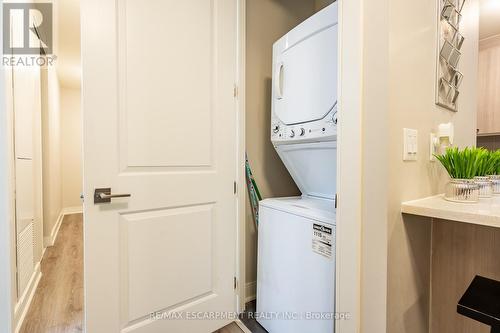 316 - 150 Main Street W, Hamilton, ON - Indoor Photo Showing Laundry Room