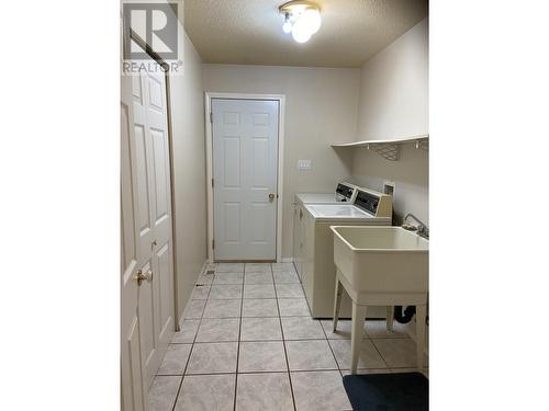 4211 Thomas Street, Terrace, BC - Indoor Photo Showing Laundry Room