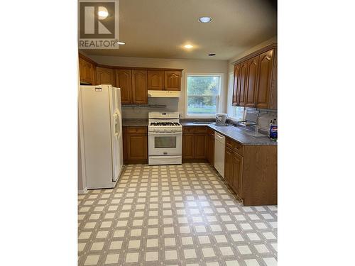 4211 Thomas Street, Terrace, BC - Indoor Photo Showing Kitchen