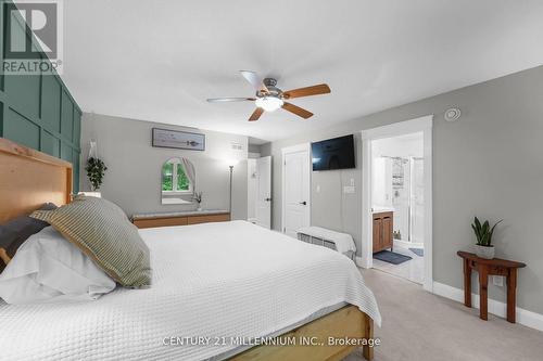 25 Lisbon Court, Wasaga Beach, ON - Indoor Photo Showing Bedroom