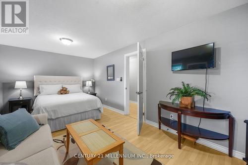 25 Lisbon Court, Wasaga Beach, ON - Indoor Photo Showing Bedroom