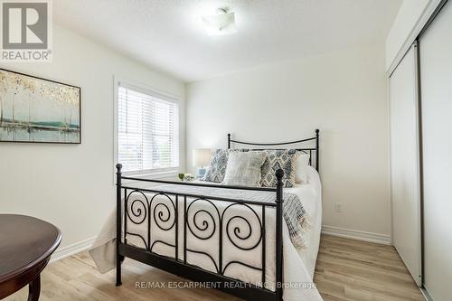 67 Golden Iris Crescent, Hamilton, ON - Indoor Photo Showing Bedroom