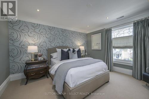 867 Hellmuth Avenue, London, ON - Indoor Photo Showing Bedroom