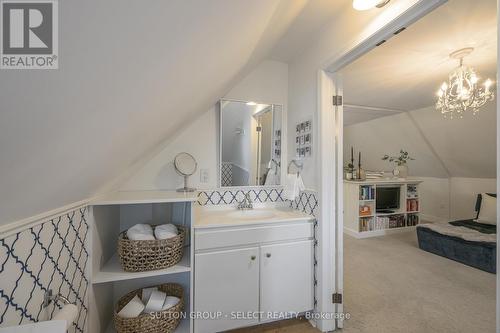 867 Hellmuth Avenue, London, ON - Indoor Photo Showing Bathroom