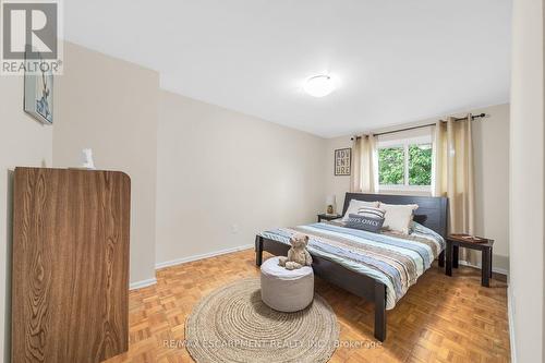 16 Boon Court, Hamilton, ON - Indoor Photo Showing Bedroom