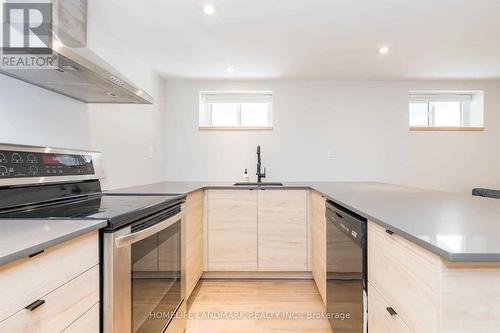 Bsmt - 206 Napier Street, Barrie, ON - Indoor Photo Showing Kitchen