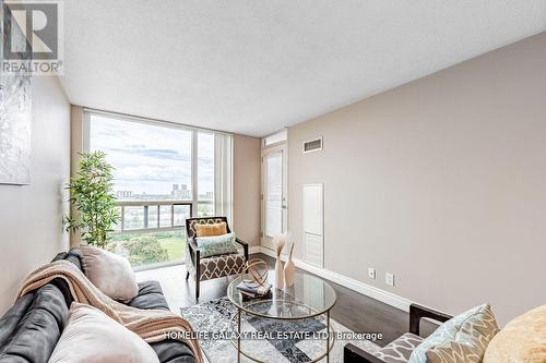 1507 - 68 Grangeway Avenue, Toronto, ON - Indoor Photo Showing Living Room