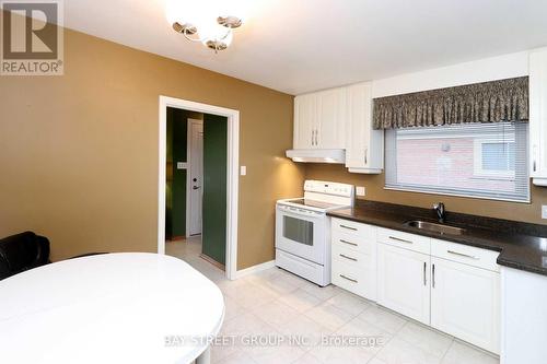 Main - 3517 Ashcroft Crescent, Mississauga (Erindale), ON - Indoor Photo Showing Kitchen