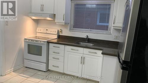 Main - 3517 Ashcroft Crescent, Mississauga (Erindale), ON - Indoor Photo Showing Kitchen