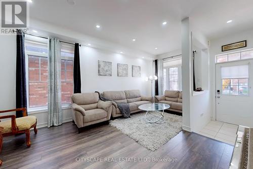 6 Monceau Road, Brampton, ON - Indoor Photo Showing Living Room