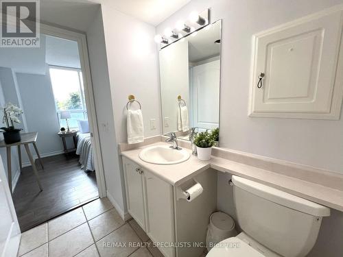 209 - 4640 Kimbermount Avenue, Mississauga, ON - Indoor Photo Showing Bathroom